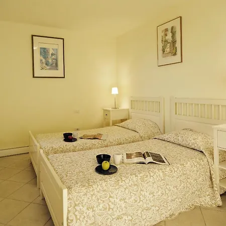 Sleeps 10 Pool Apartman *